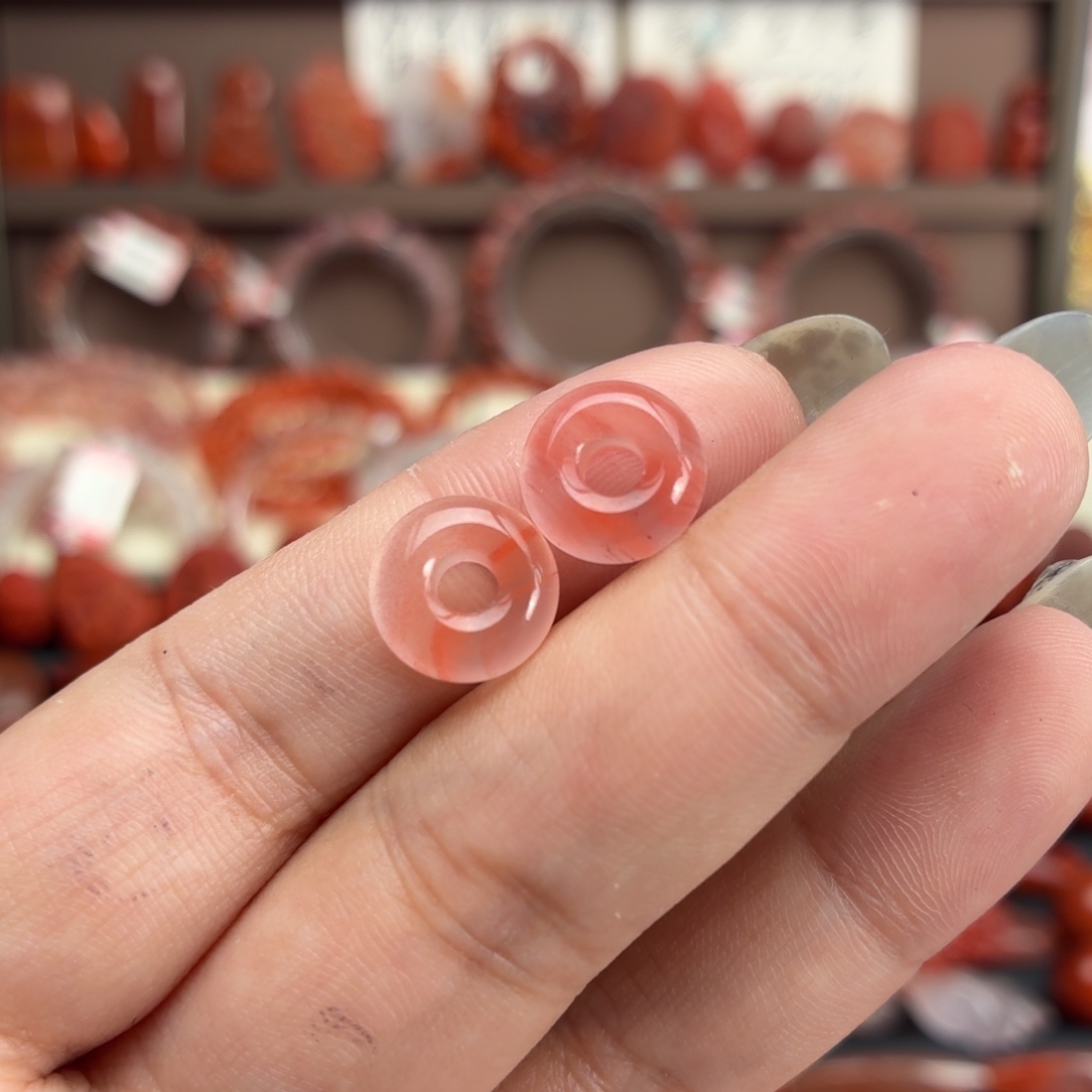 南红玛瑙未镶嵌颈饰甜甜圈一对