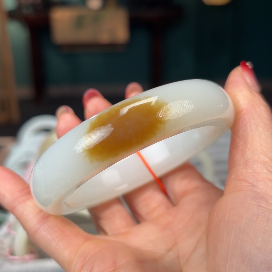 和田玉手镯卡60.5未镶嵌l****n