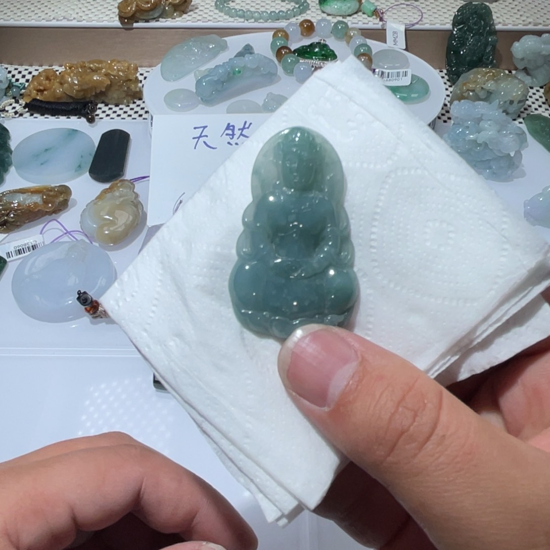 翡翠颈饰未镶嵌天然