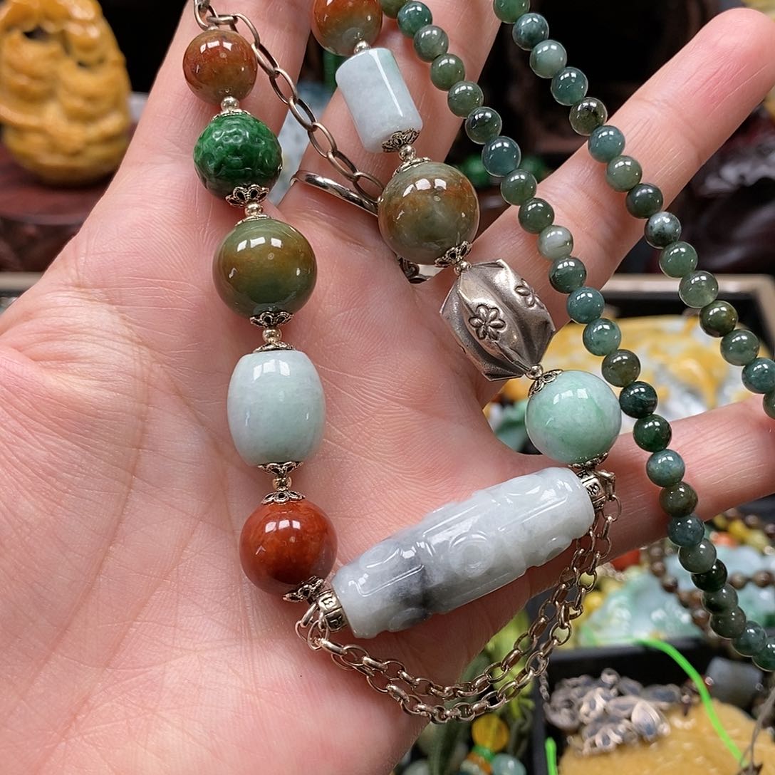 翡翠颈饰未镶嵌翡翠