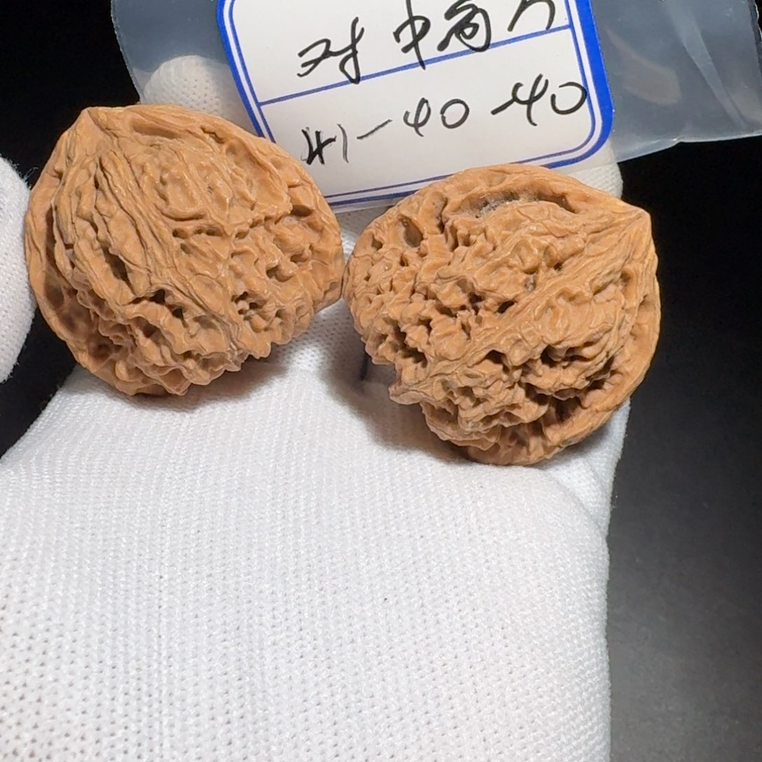 文玩核桃把件26号村将有黄