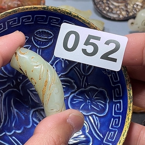 摆件瓷器制作过程是根据材料制作材料