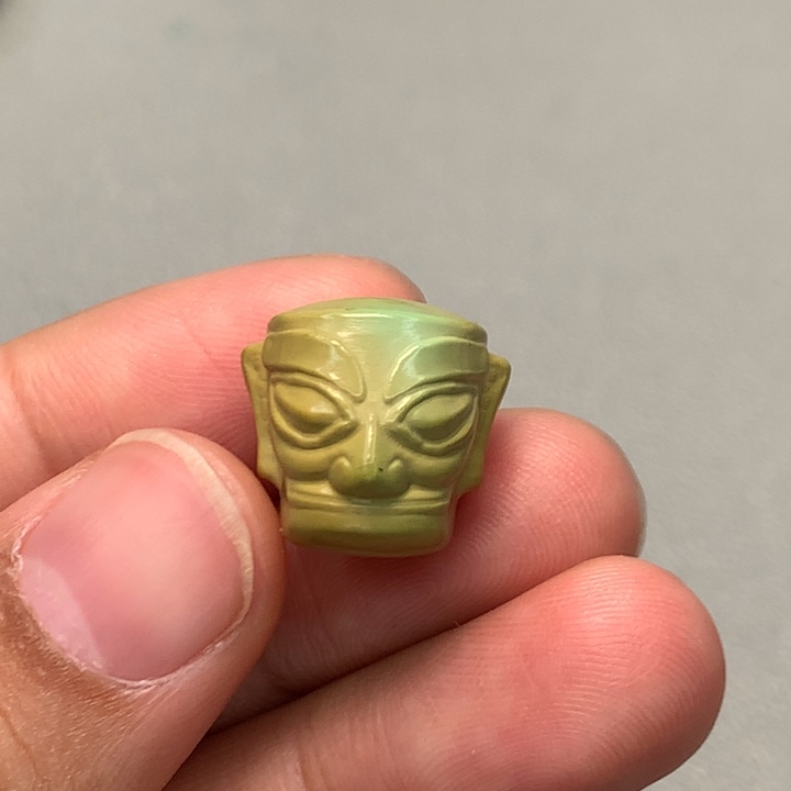 未镶嵌绿松石颈饰