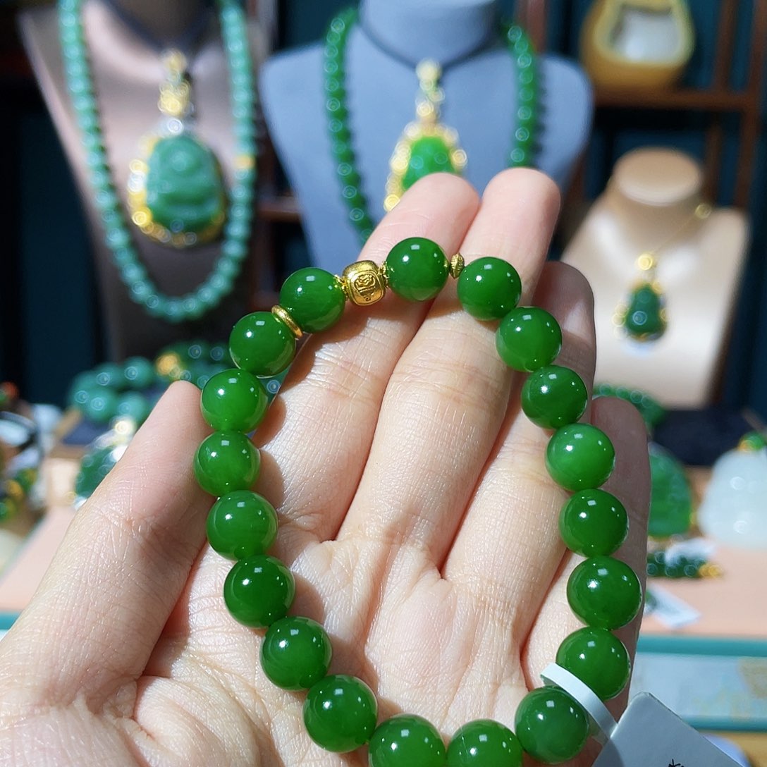 和田玉（碧玉）手串18K金镶嵌