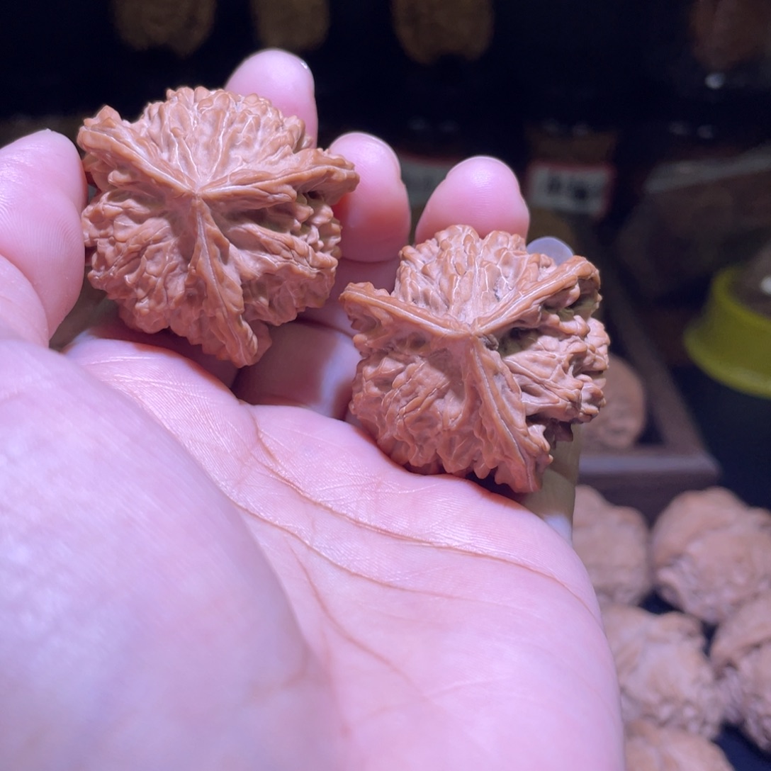 文玩核桃把件三棱