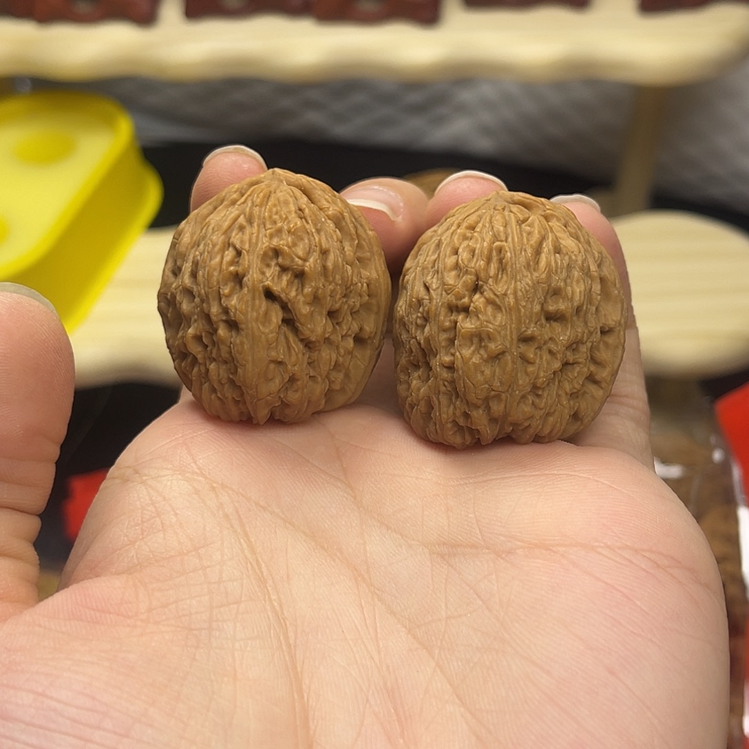 吊坠文玩核桃南疆小对儿手把件