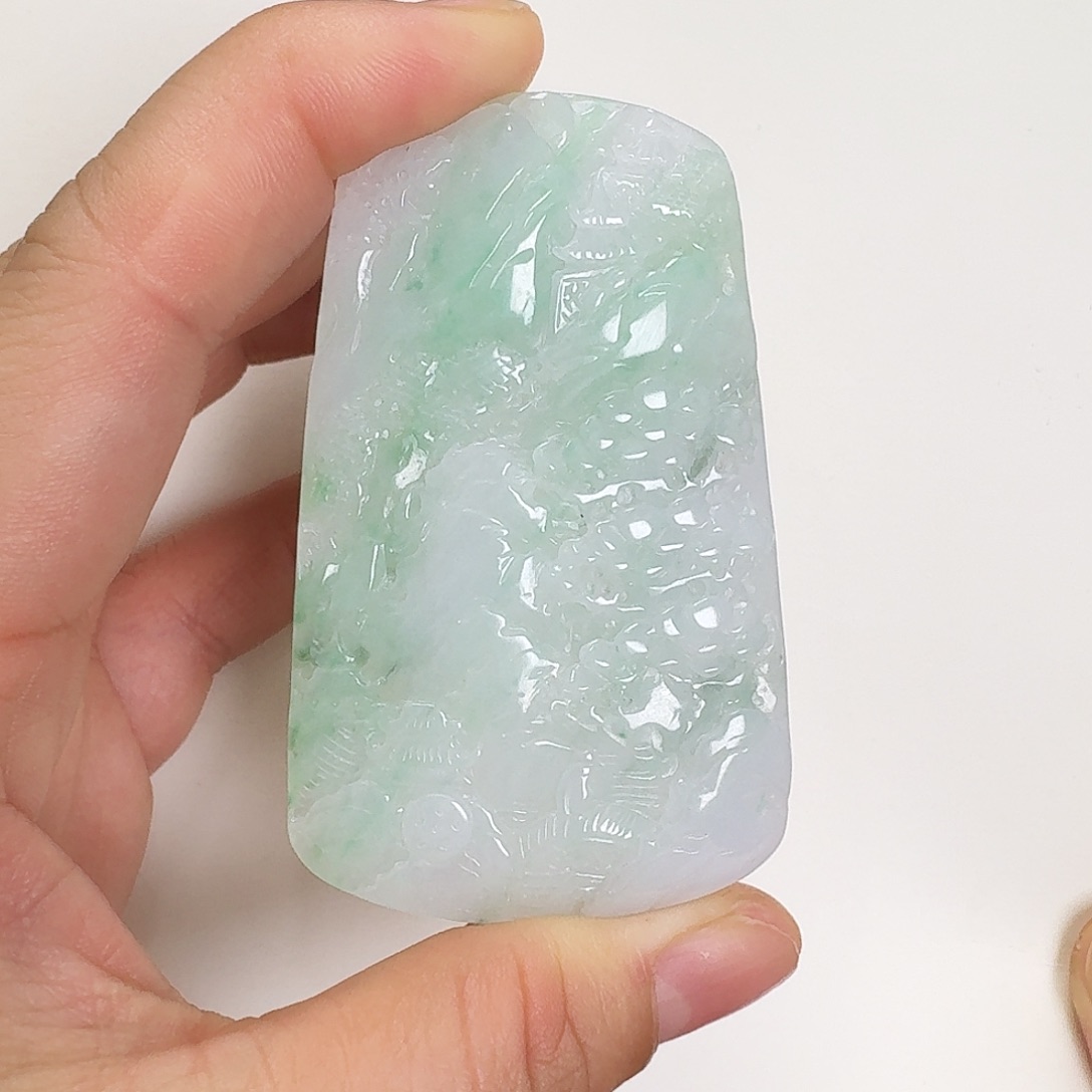 翡翠颈饰未镶嵌山水牌