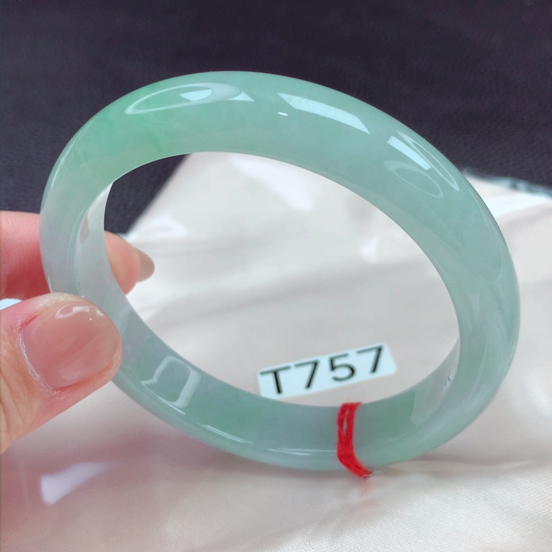 翡翠手镯未镶嵌手镯88