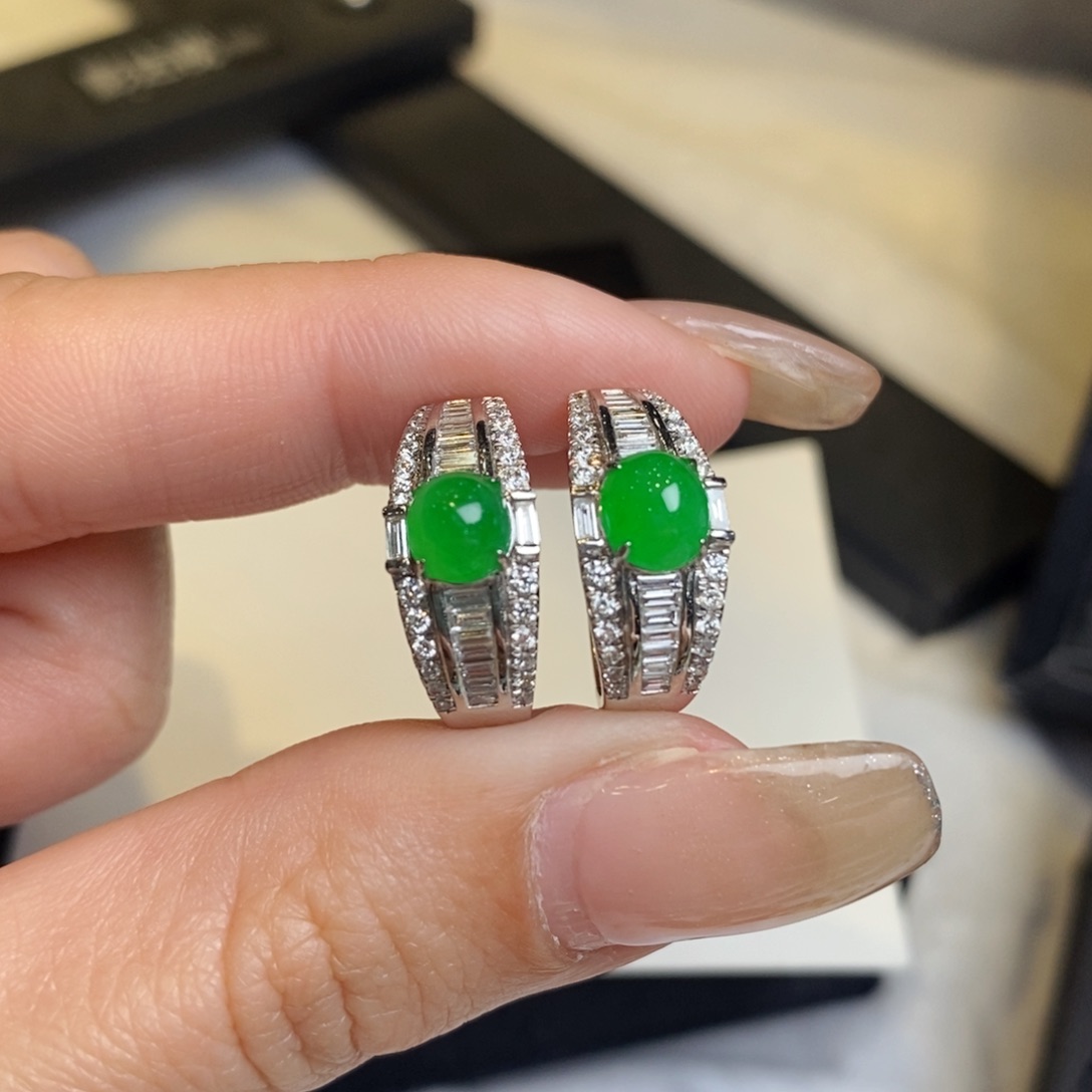 翡翠耳饰18K金镶嵌蛋面