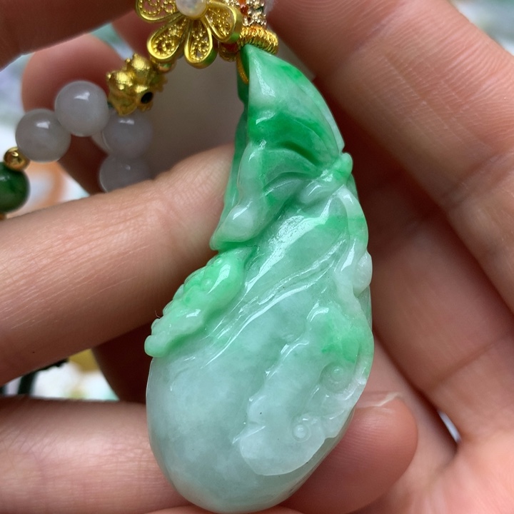 翡翠颈饰未镶嵌翡翠