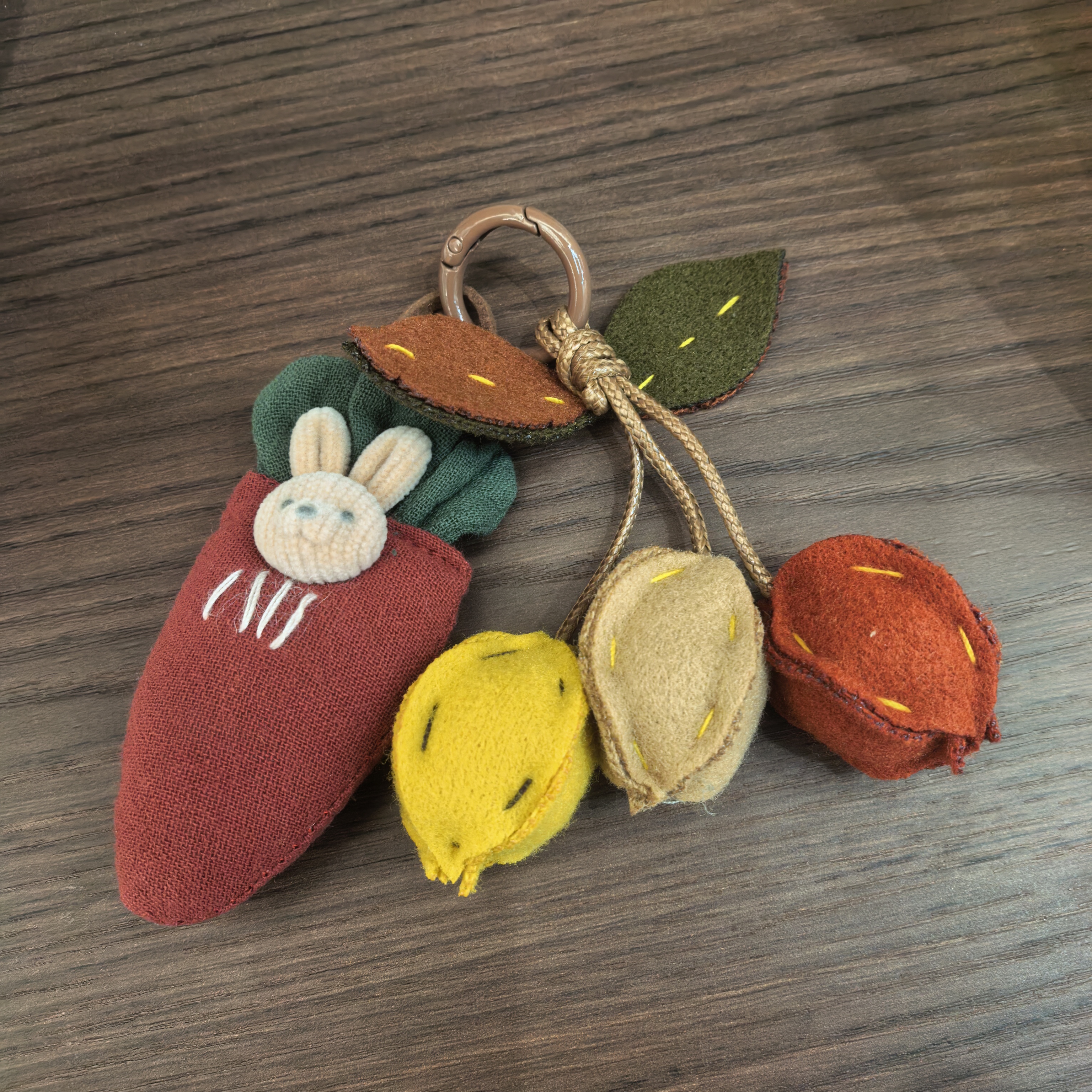 E160红色胡萝卜小兔子包挂件发夹带垫片