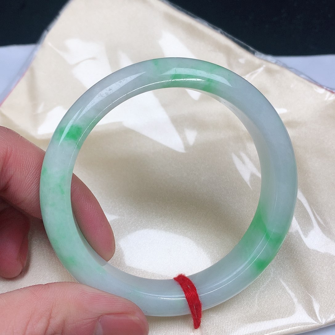 翡翠手镯未镶嵌圈56