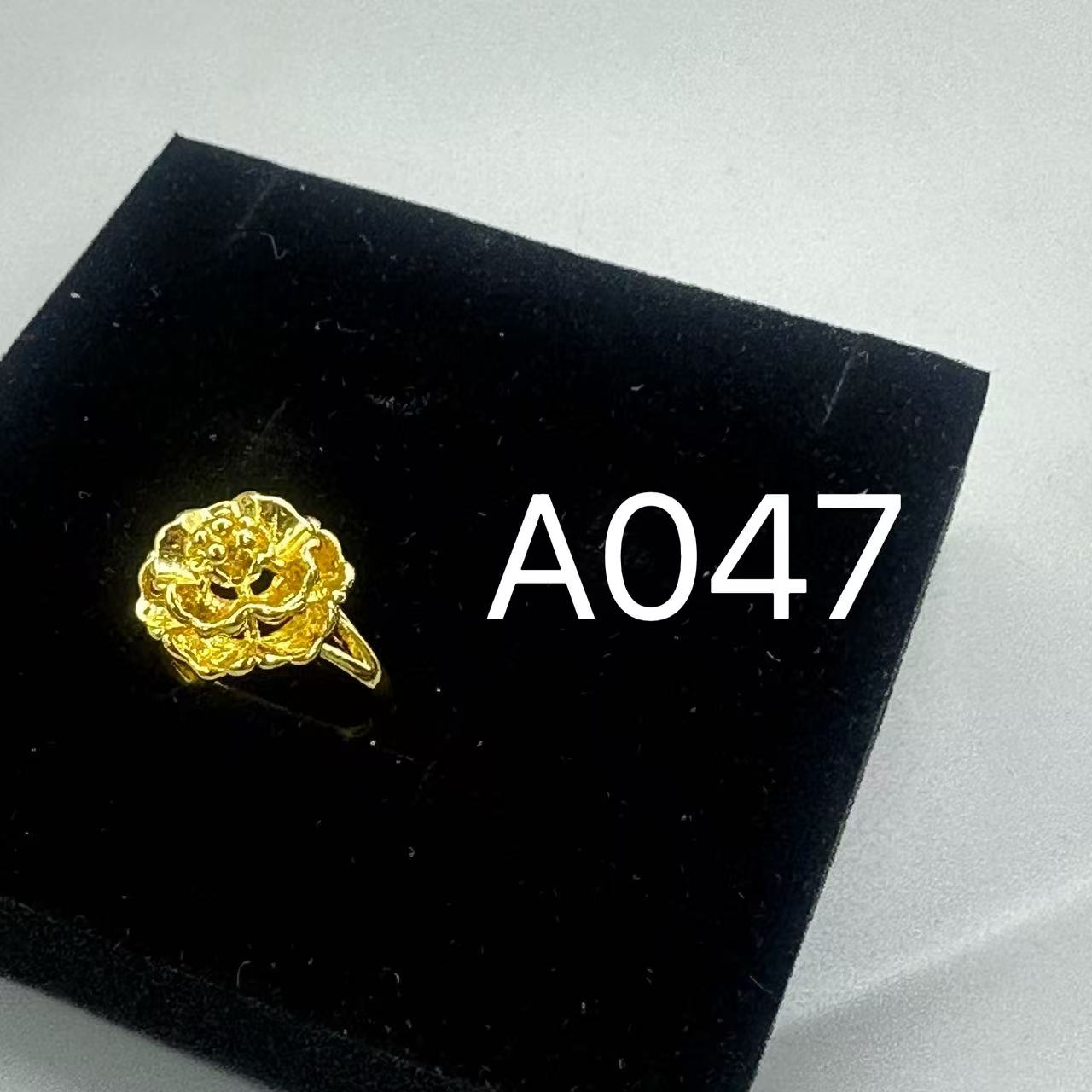 A047戒指气质轻奢复古经典黄色中古