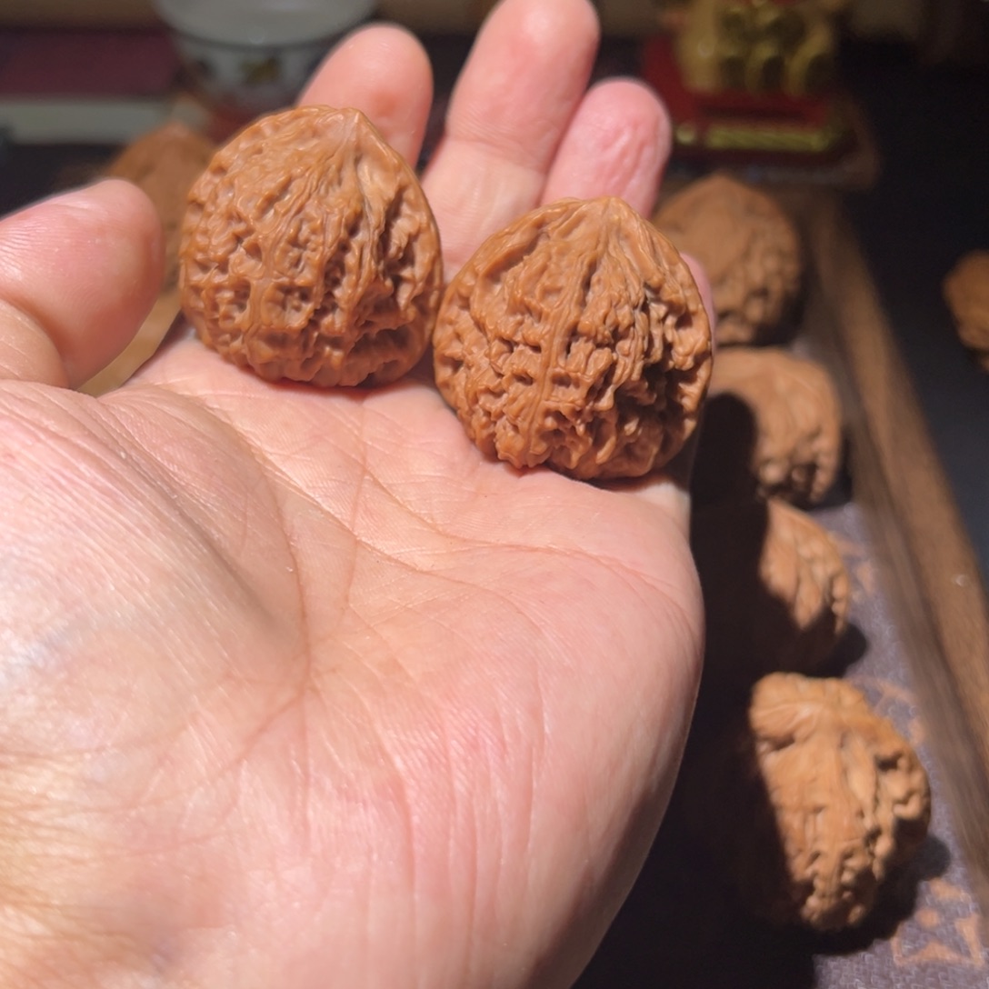 蟹***板瑞麟文玩核桃南疆石 38.38.36