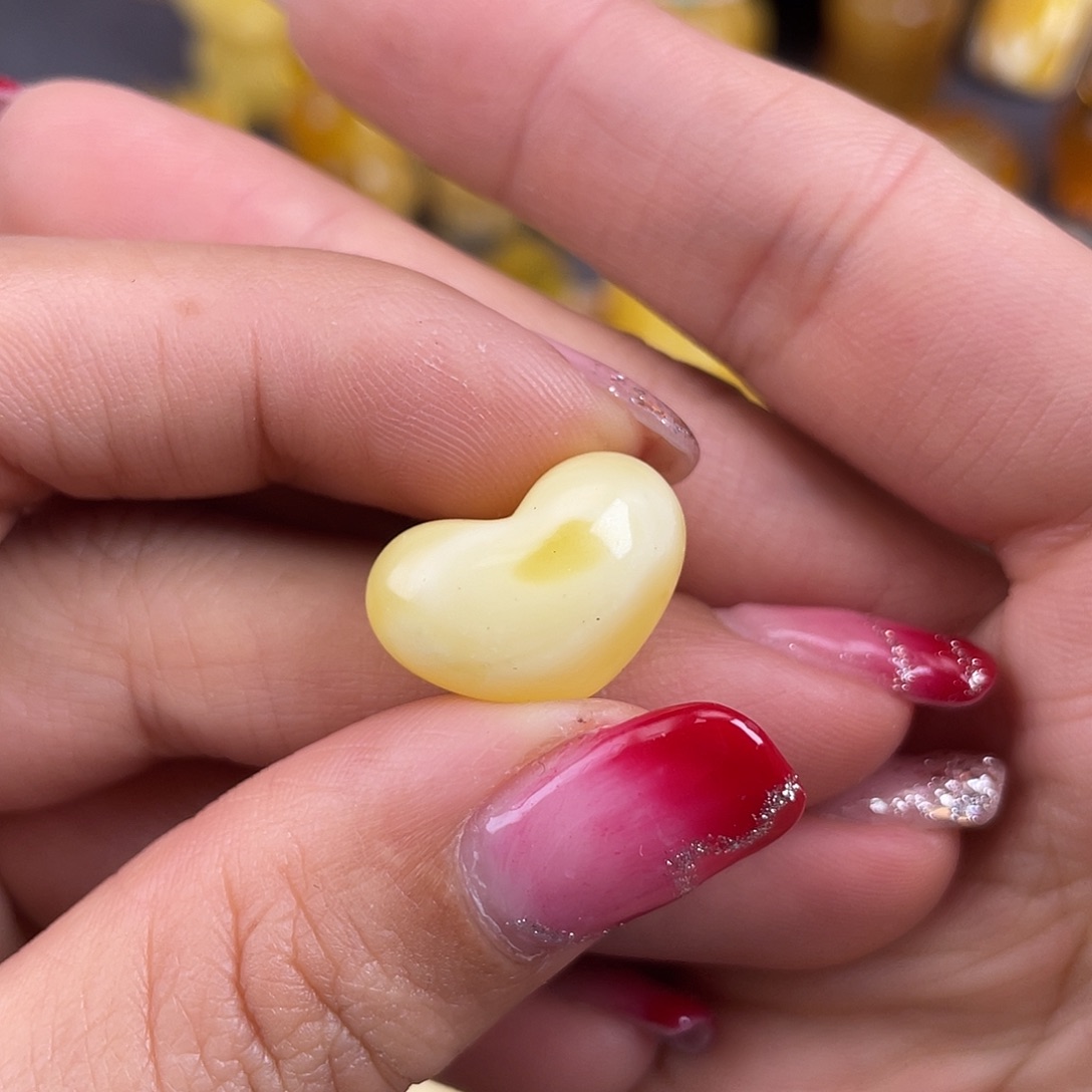 琥珀裸石未镶嵌蜜蜡