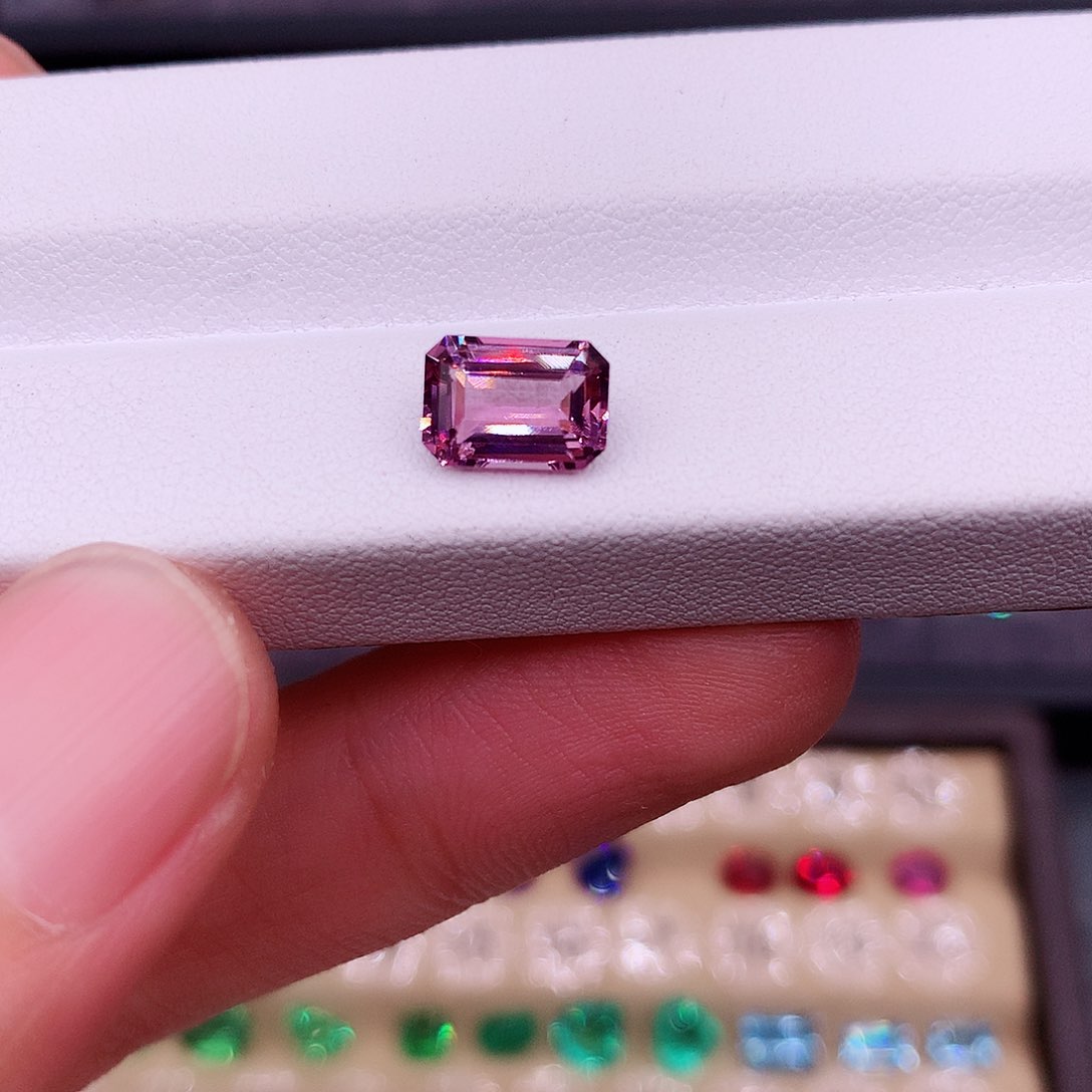 尖晶石裸石未镶嵌