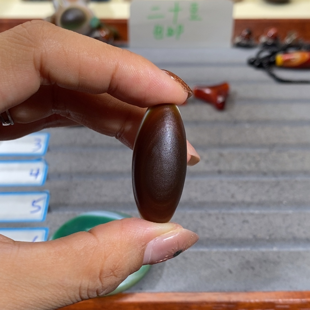 宾***哥合金颈饰玛瑙/玉髓