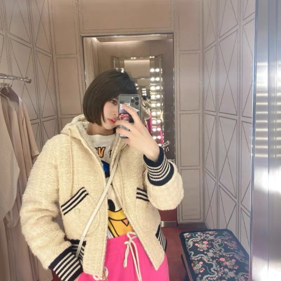 99新 GUCCI/古驰 H14392 米黄色金扣抽绳拉链羊毛编织外套 42码