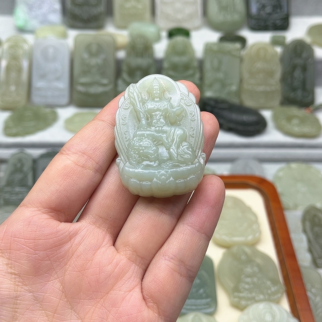 和田玉颈饰未镶嵌别****掉