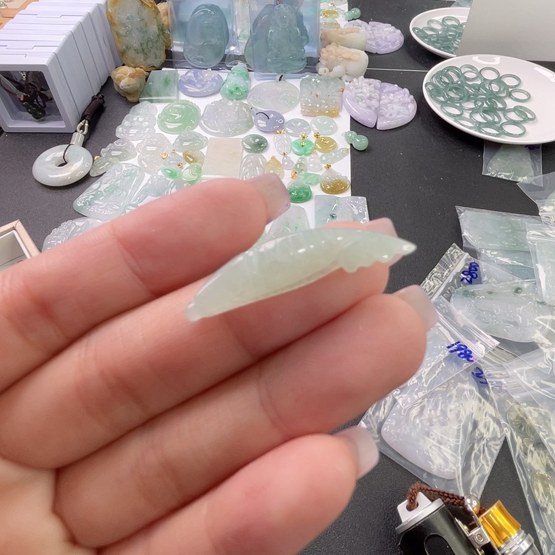 翡翠未镶嵌吊坠(不含链)挂件
