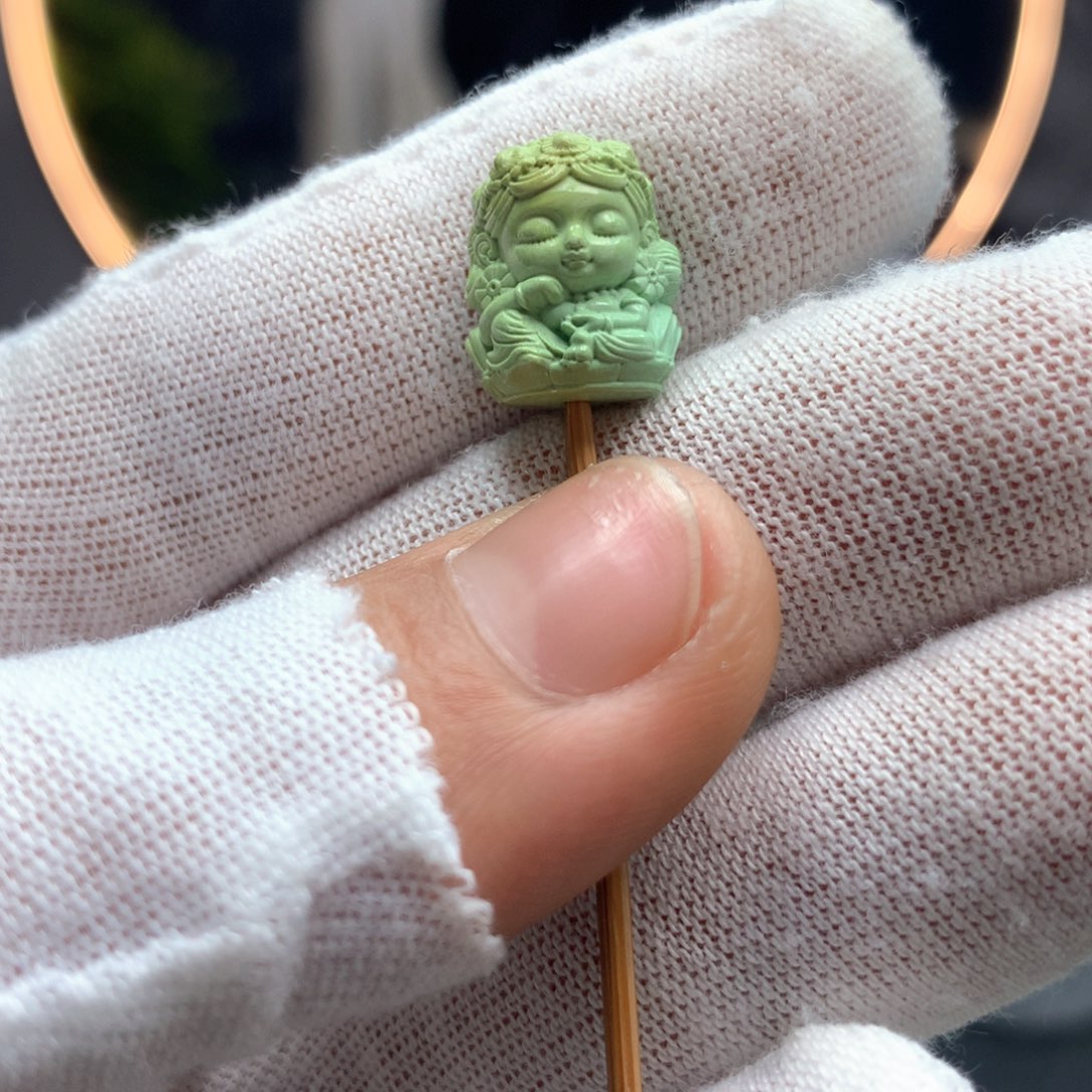 绿松石未镶嵌挂件