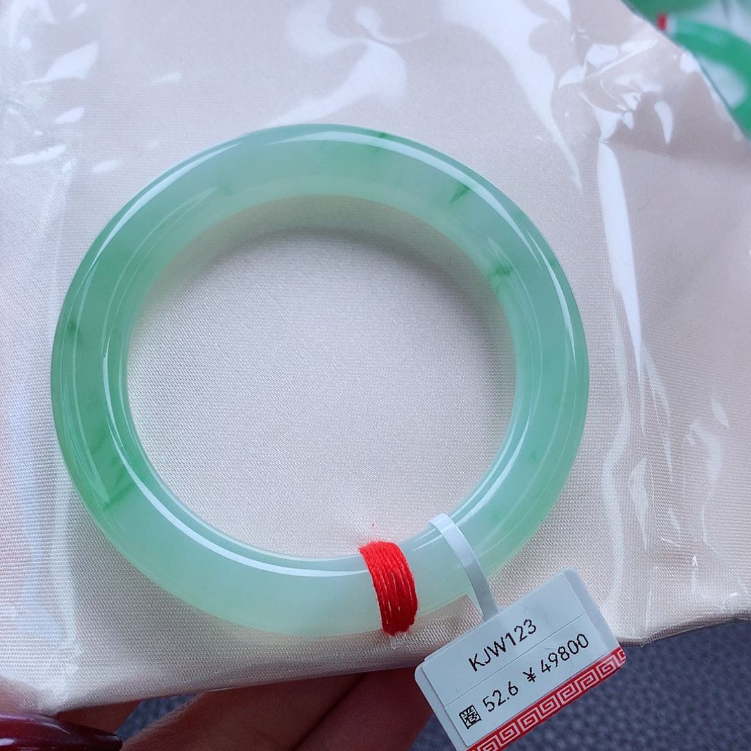 翡翠手镯未镶嵌52.53.54