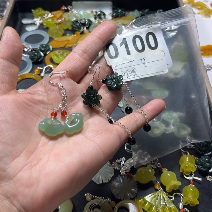 琴***蛇纹石玉合金耳饰