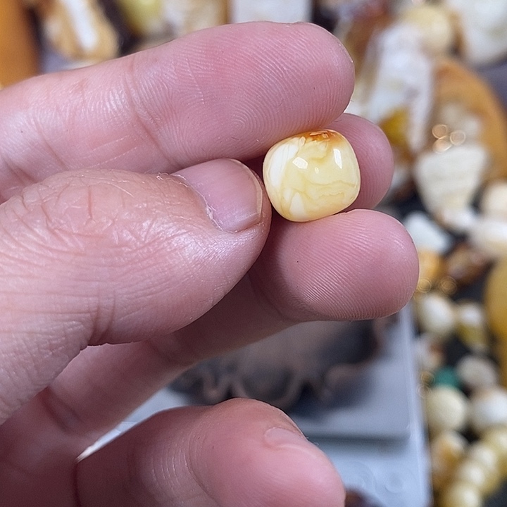 琥珀未镶嵌珠宝奇石我