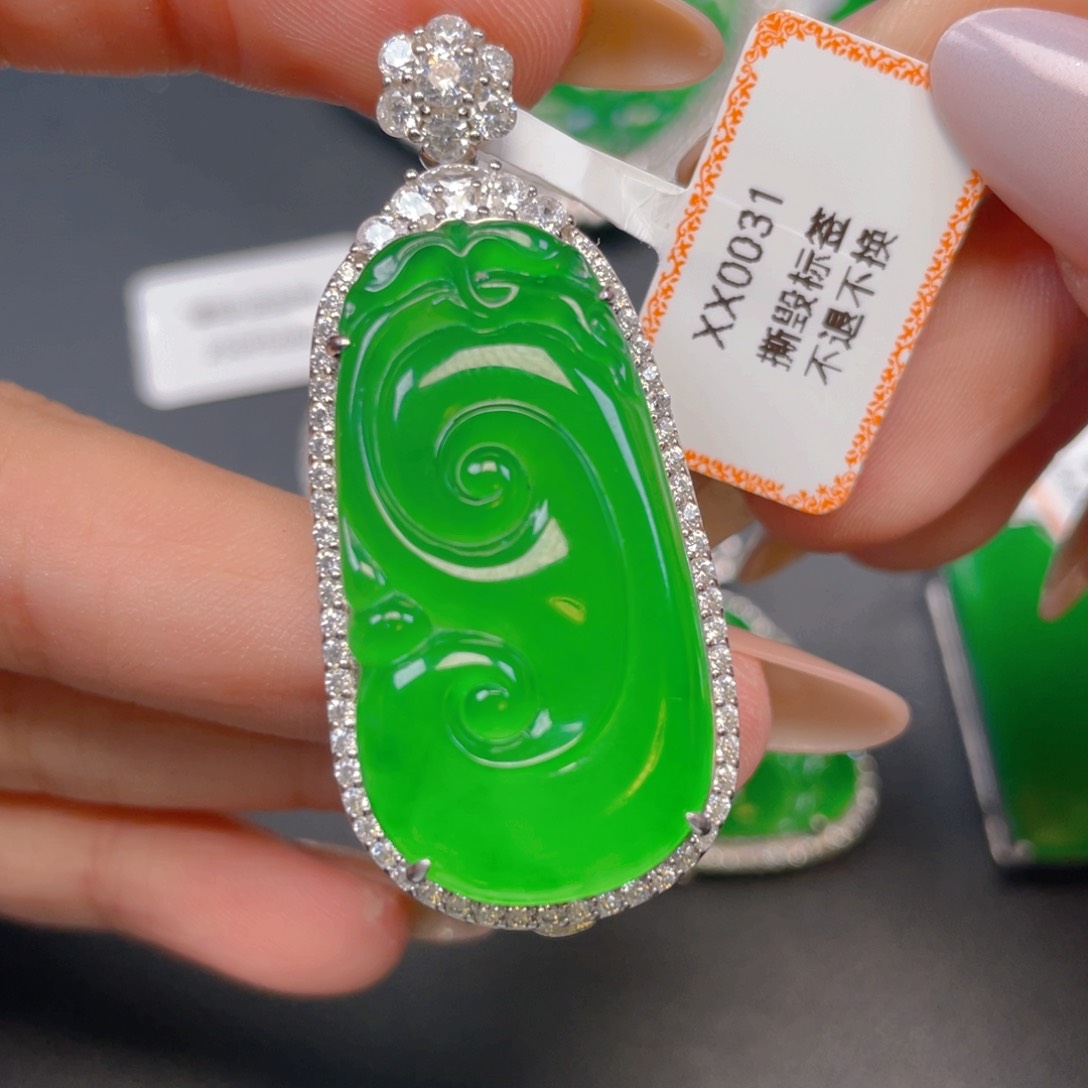 【闪购商品】颈饰银S925镶嵌翡翠翡翠