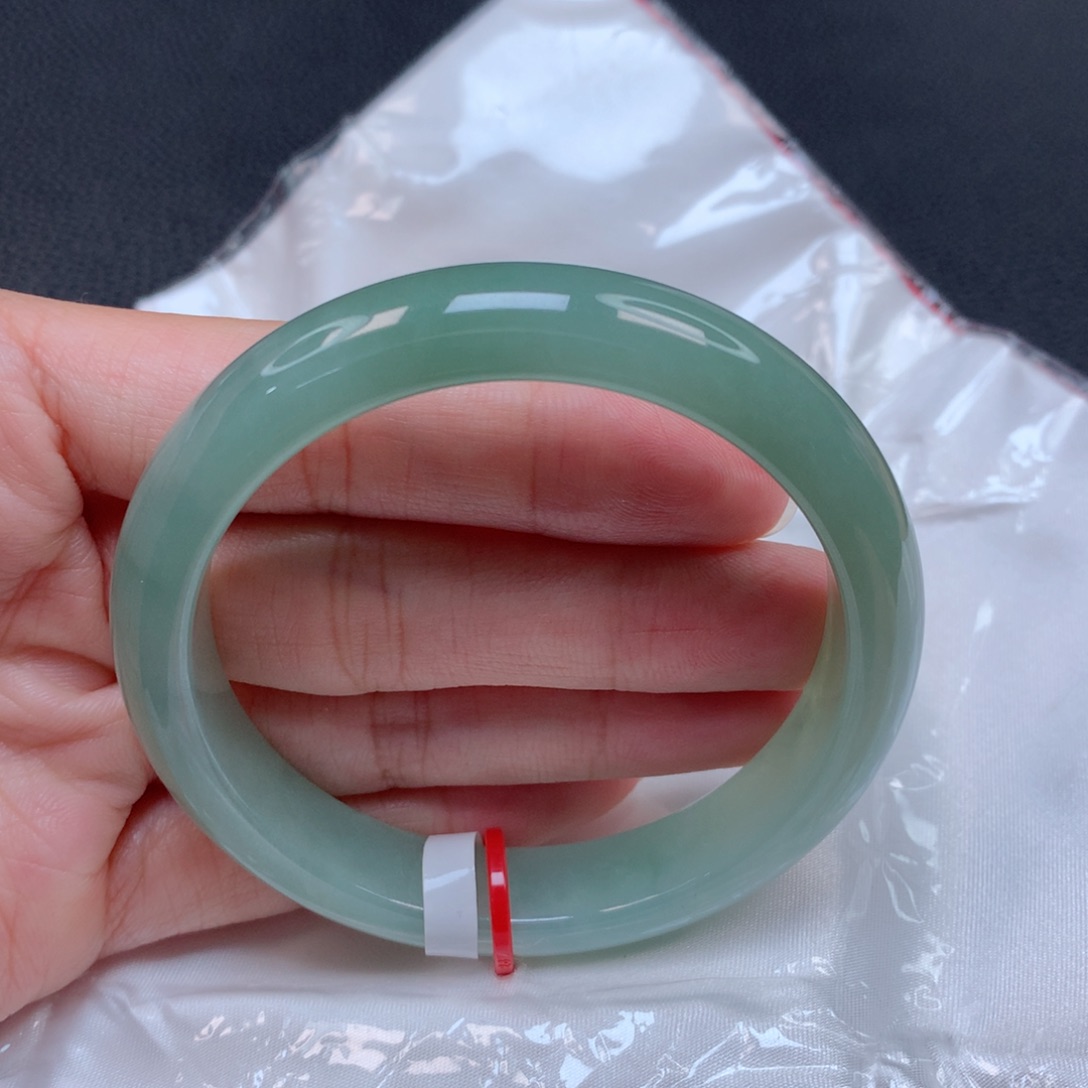 翡翠手镯未镶嵌天然