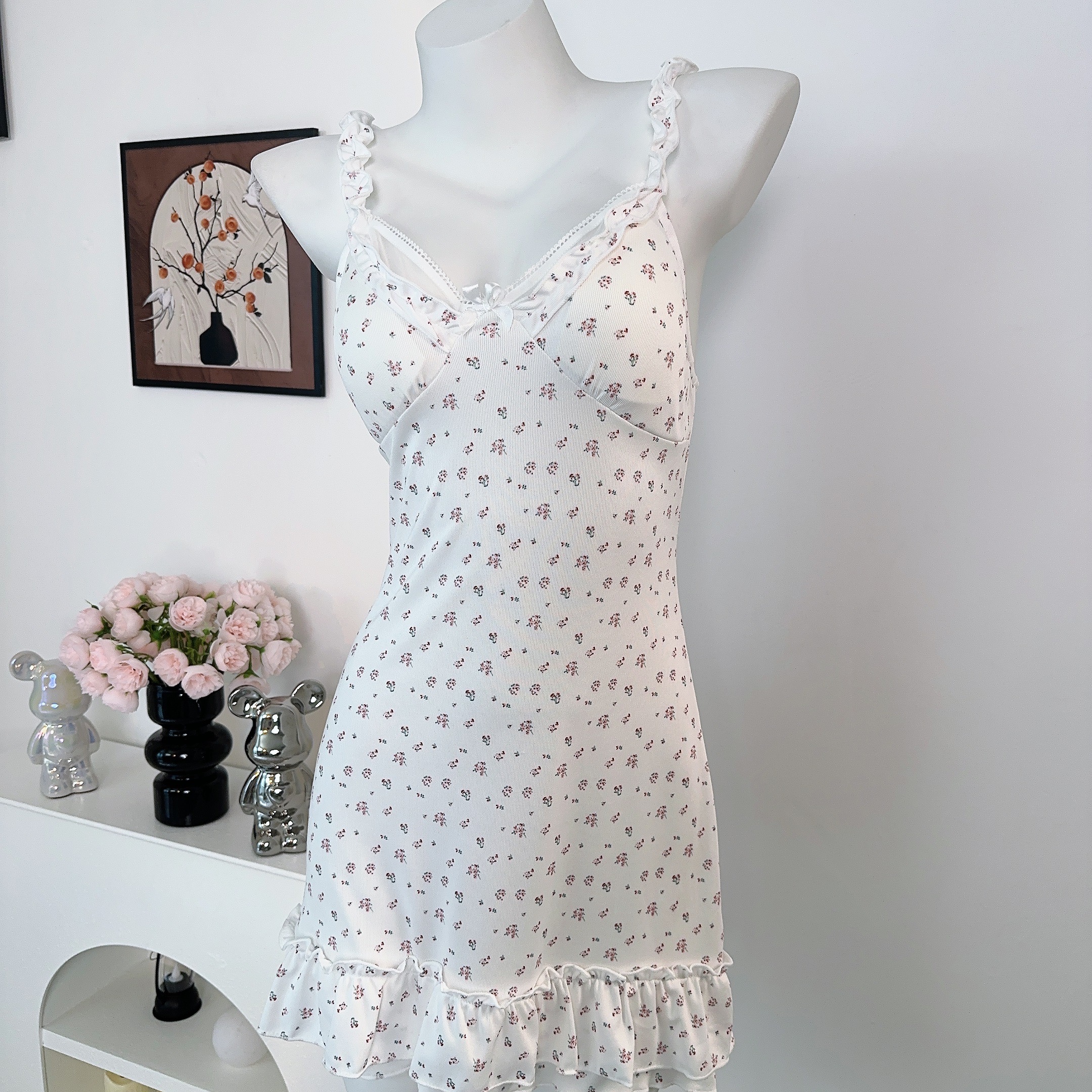 初见【80-140】小碎花纯情可爱纯欲甜美吊带睡裙家大码居服内衣性感