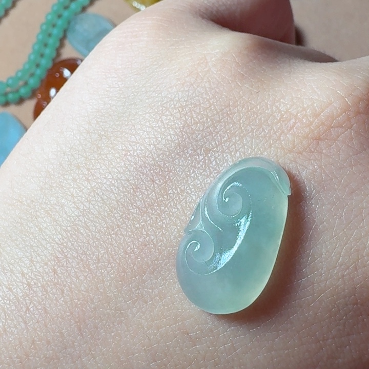 定制翡翠未镶嵌如意