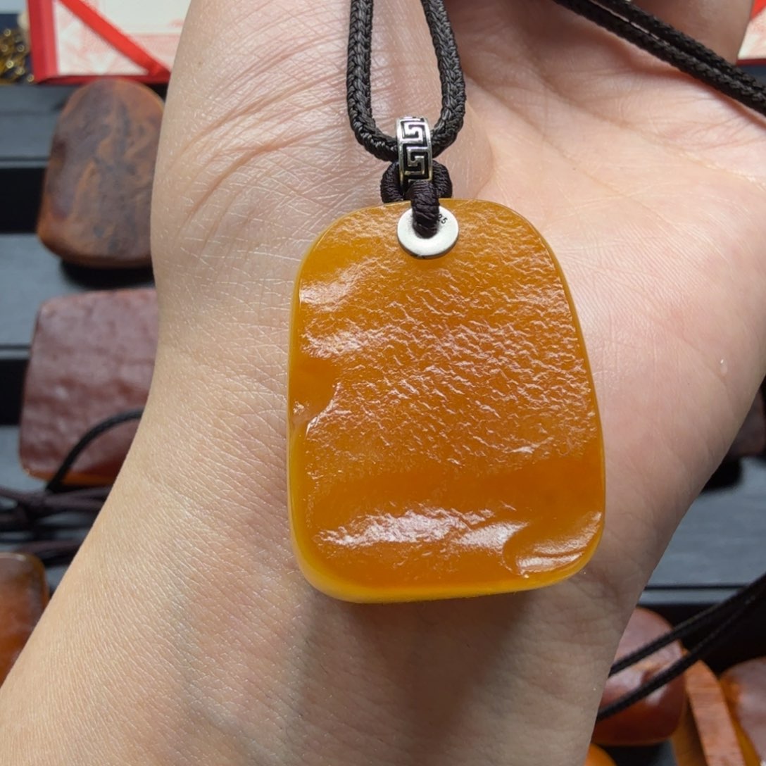 琥珀吊坠(赠链)未镶嵌