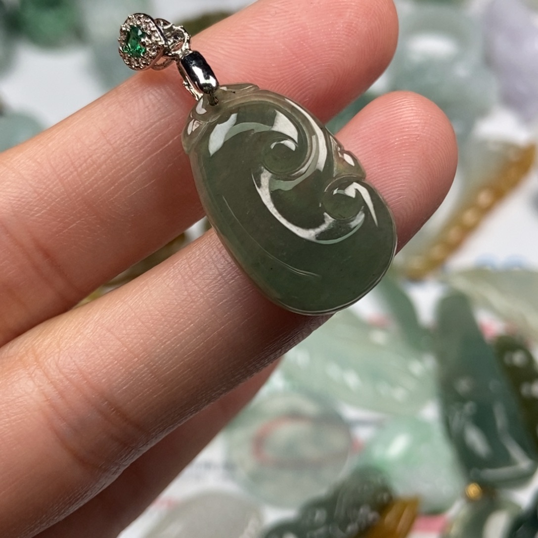 翡翠未镶嵌颈饰翡翠