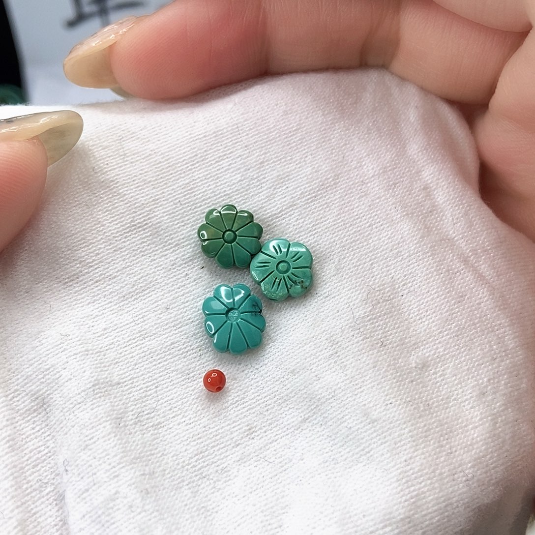 南红玛瑙未镶嵌珠宝奇石