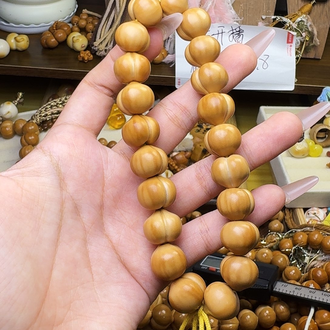 墨***兮吊坠猴头核桃差价