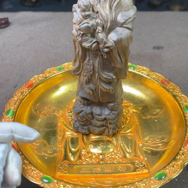 精品摆件工艺品等