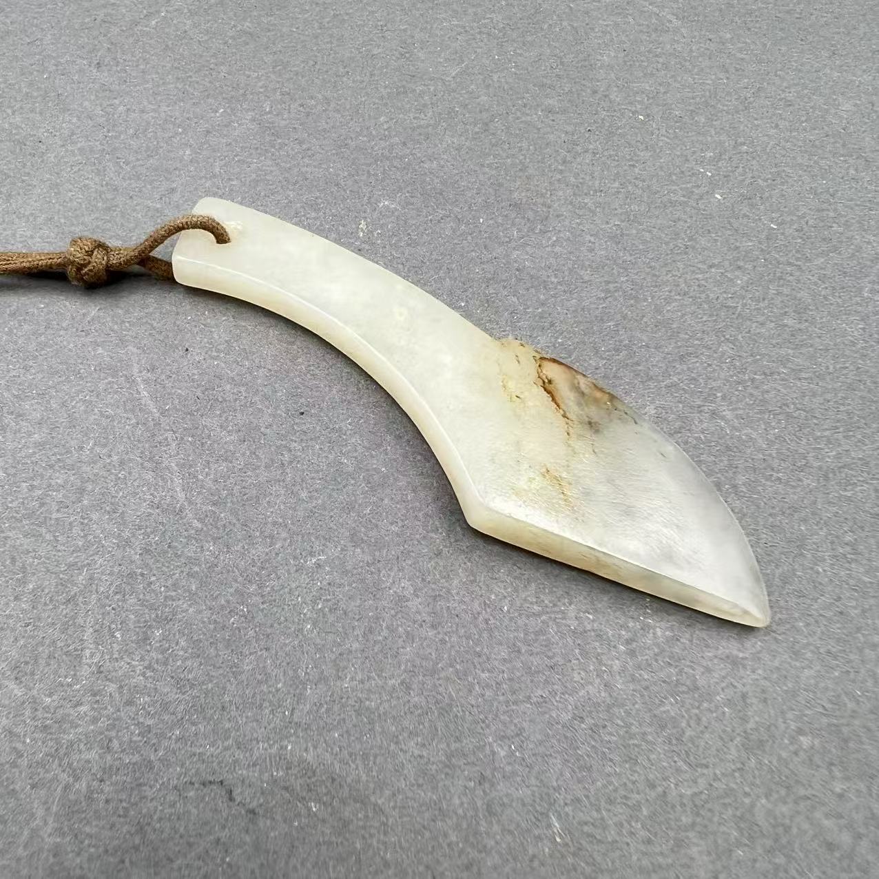 0220早001和田玉玉刀