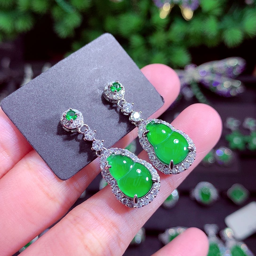 颈饰未镶嵌翡翠天然