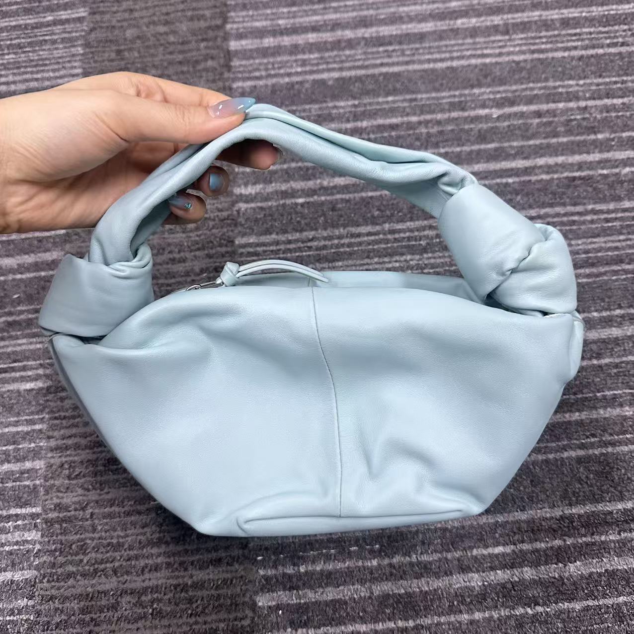 95新 BOTTEGA VENETA/葆蝶家 bv蓝色包袱02001/二奢包包