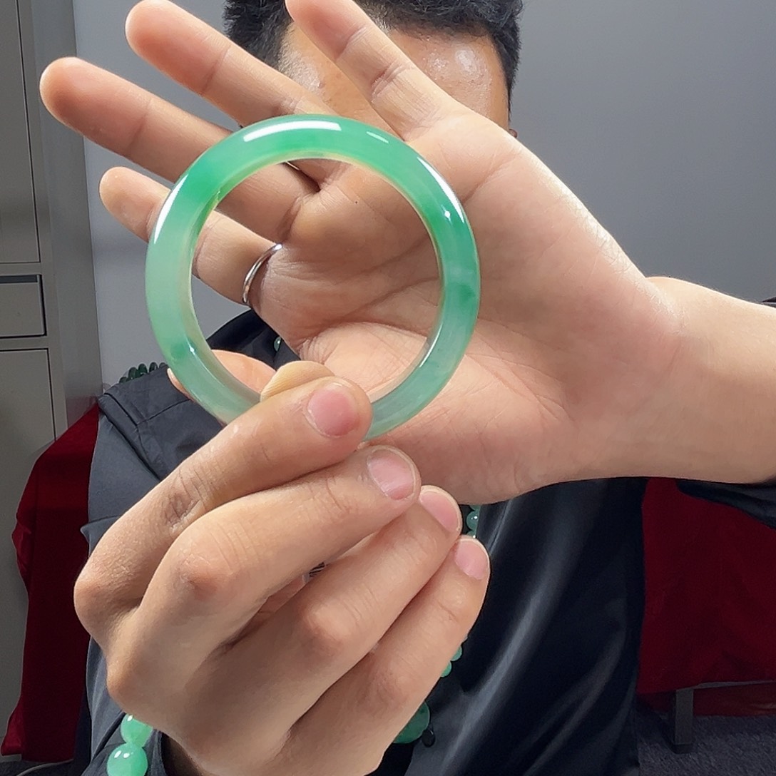 石英质玉未镶嵌手镯