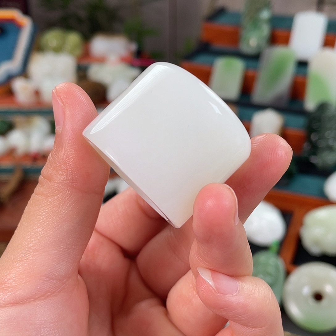 未镶嵌和田玉把件