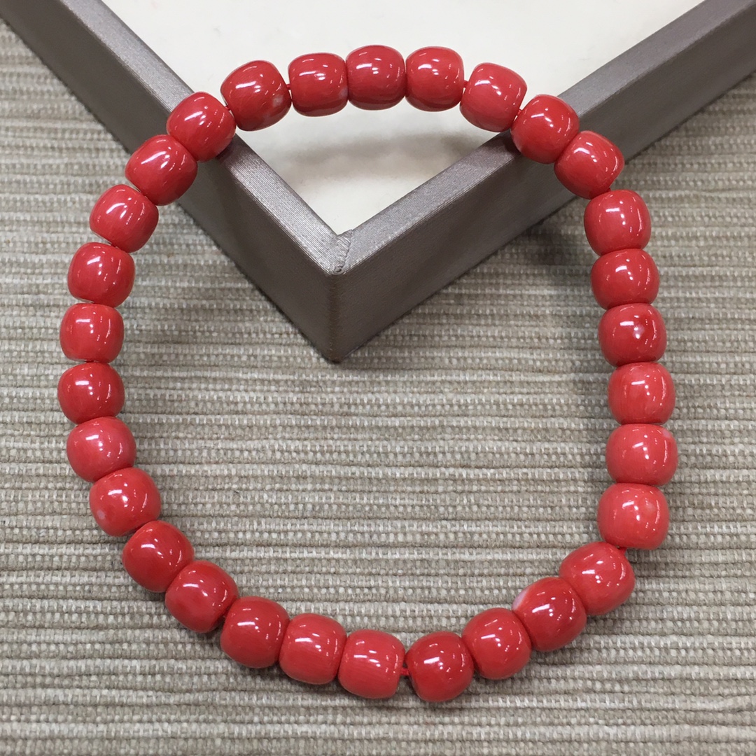 台湾莫莫珊瑚老型桶珠手串   尺寸6.31-6.42毫米    重11.68克