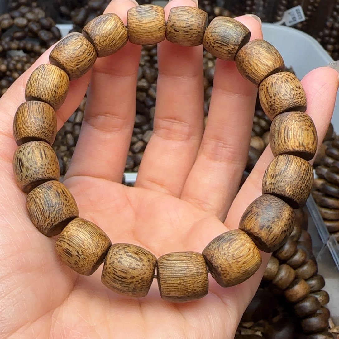 沉香手串单圈陆河老料11.8克