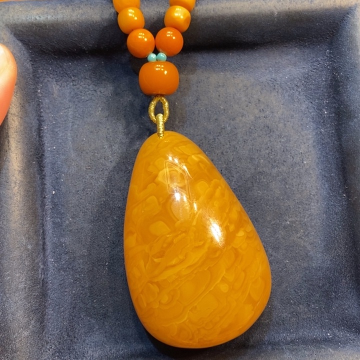 琥珀颈饰未镶嵌蜜蜡