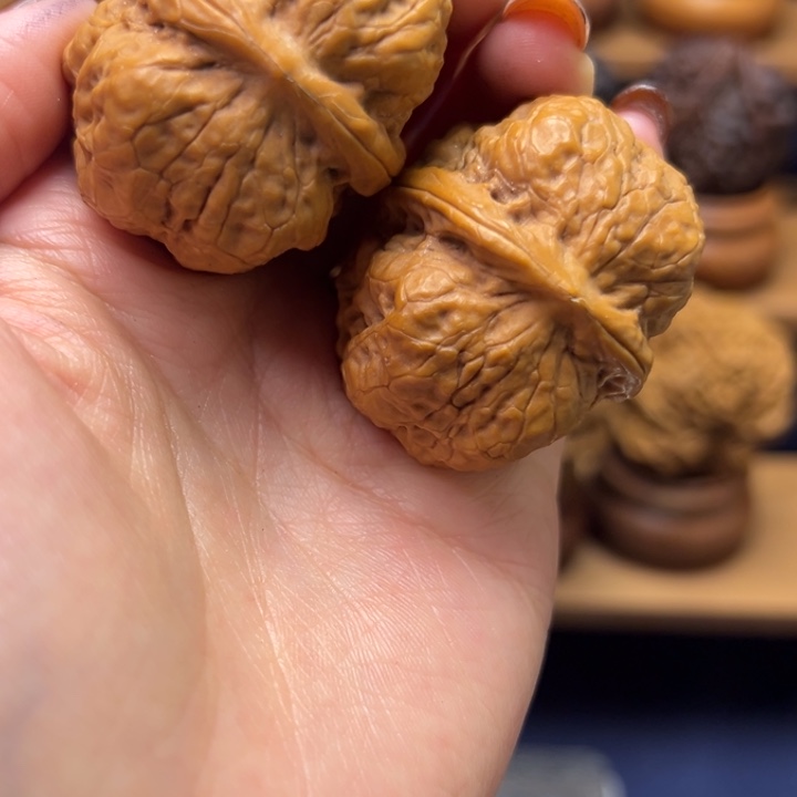 文玩核桃吊坠孟姜石