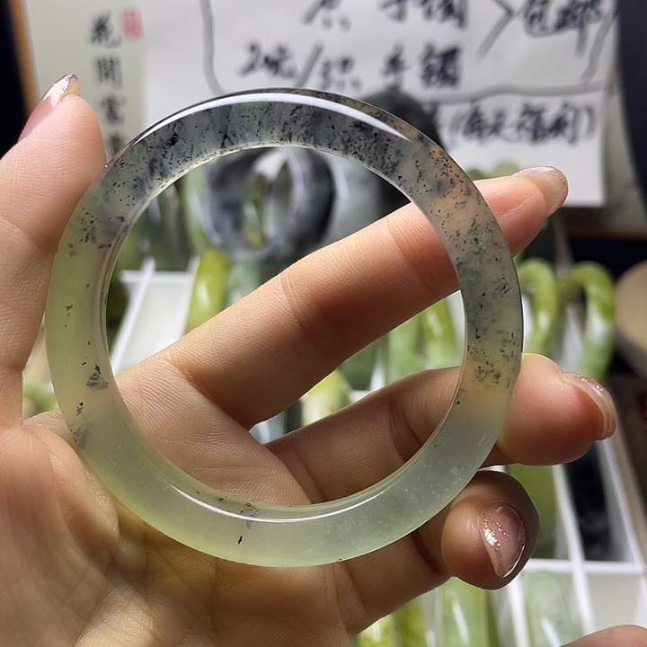 g***咯蛇纹石玉未镶嵌手镯