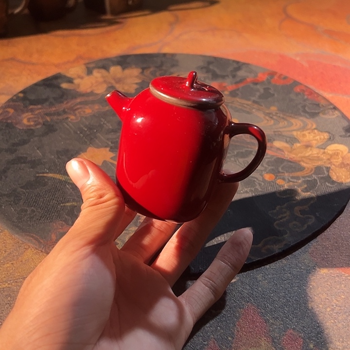 庄垂仁故宫红有方壶