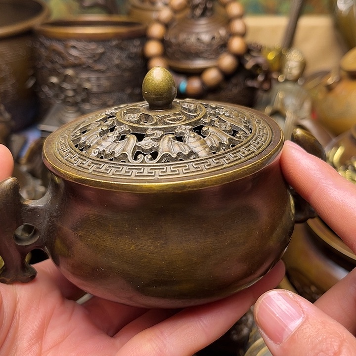 精美铜器批发档口