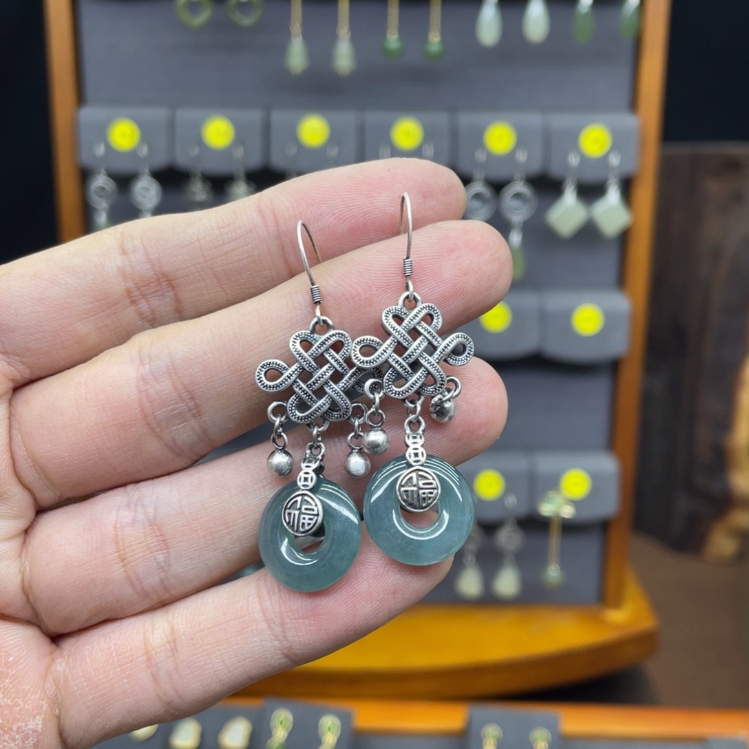 用***8翡翠未镶嵌耳饰天然